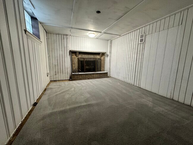 Basement game room - 517 Foltz Dr