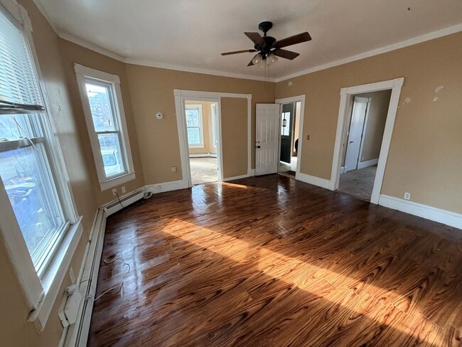 Building Photo - 94 Glen St