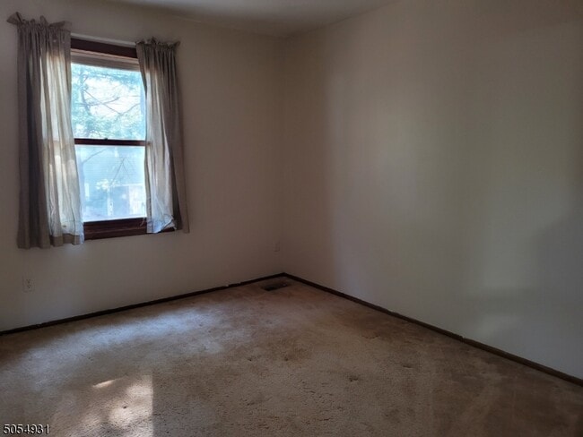 Building Photo - 133 Carriage Ln