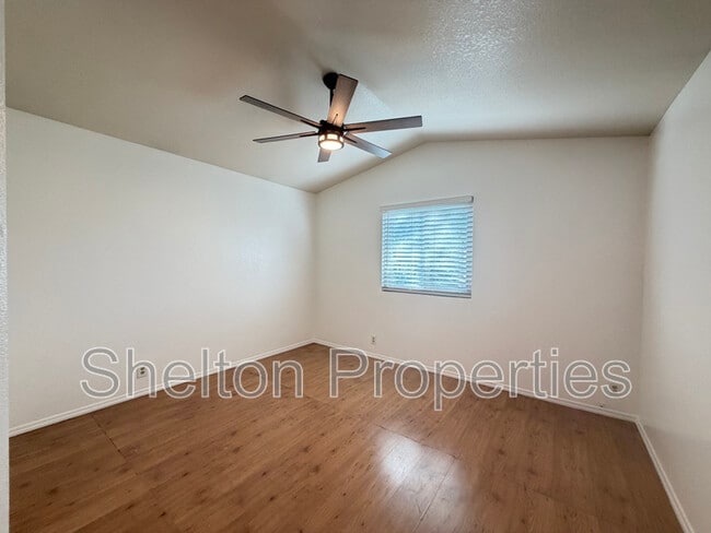 Building Photo - 18833 N 43rd Pl