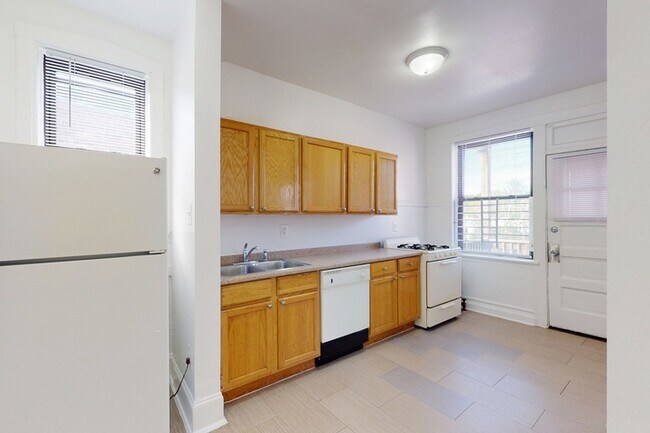 Floorplan - 5300-5308 S. Greenwood Avenue