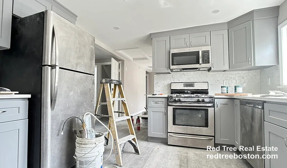 Building Photo - 16 Long Ave