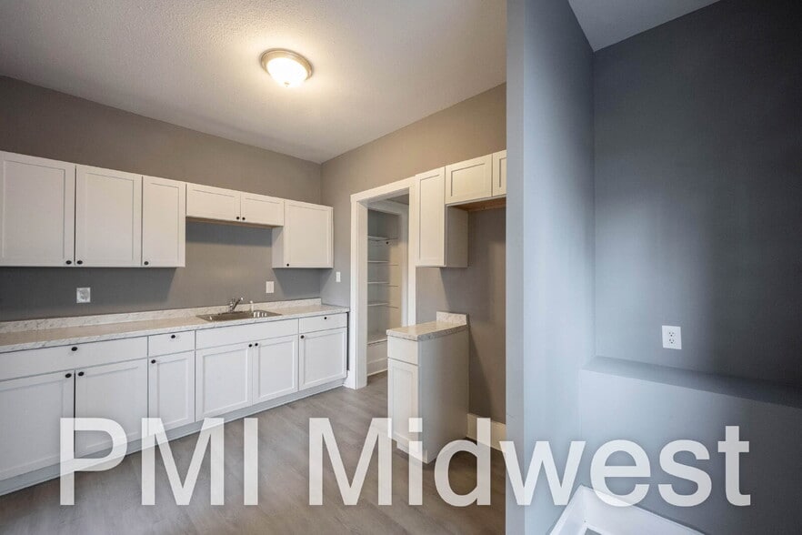 Building Photo - 22 N Euclid Ave