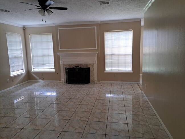 Building Photo - 14211 Torrey Vista Dr