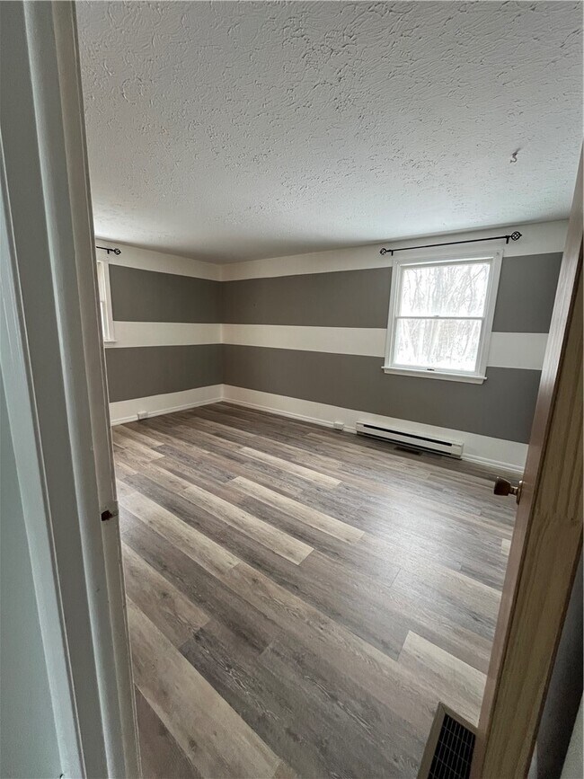 Building Photo - 7026 Lake Ave