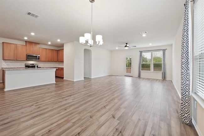 Building Photo - 100 Jarbridge Dr