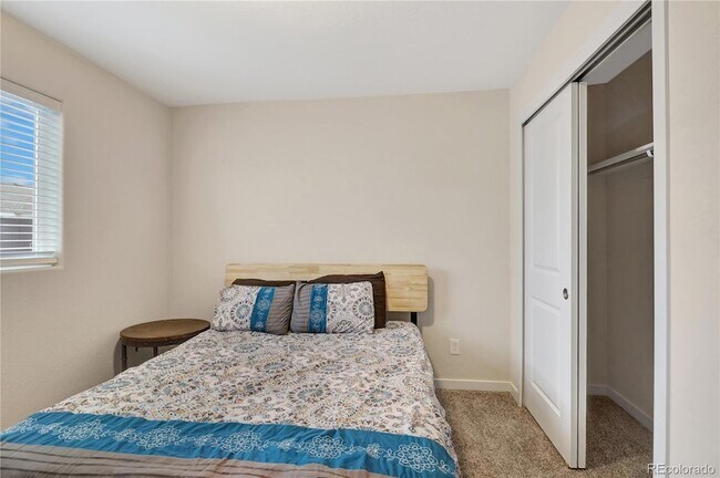 Building Photo - 10455 Kalama Dr