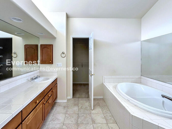 Building Photo - 4162 Slice Dr