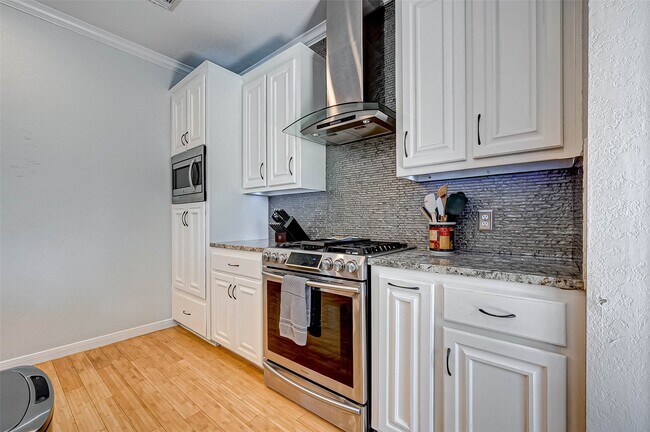 Building Photo - 14 Bradford Cir