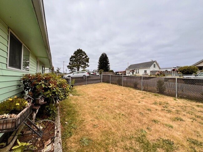 Building Photo - 2161