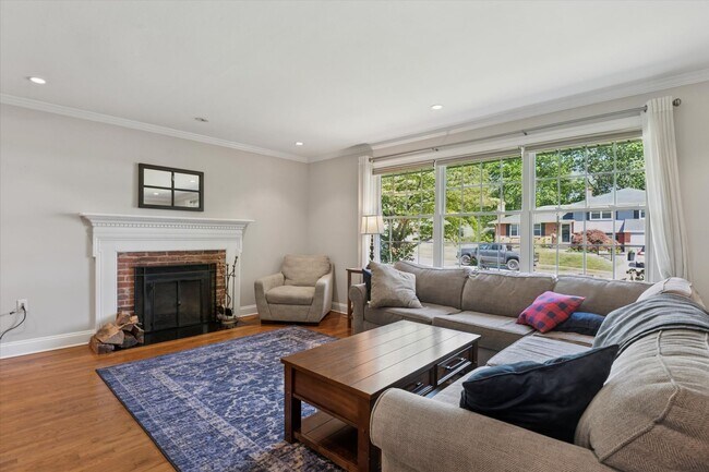 Building Photo - Beautiful Home in Chatham, North Wilmington