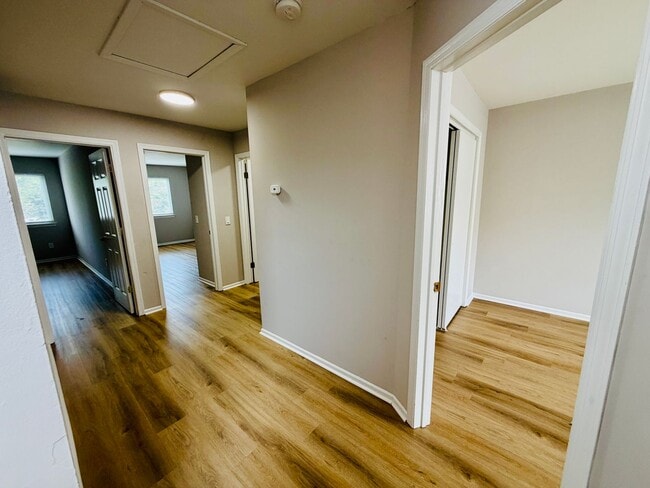 Building Photo - 11 Saffron Dr