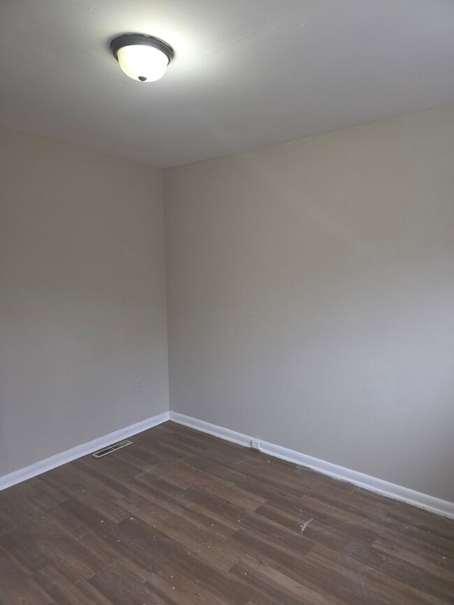 Building Photo - End Unit Townhouse