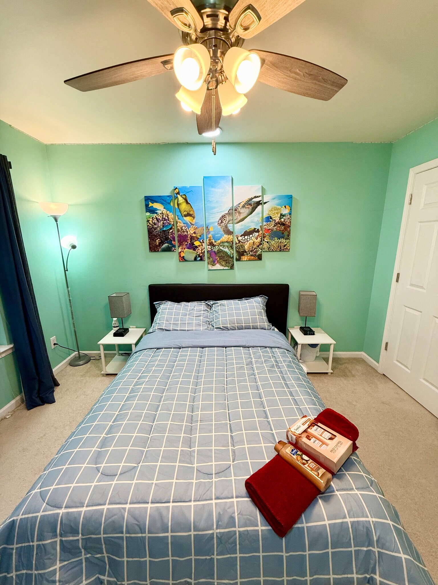 Building Photo - Room in House on Arbor Vista Dr