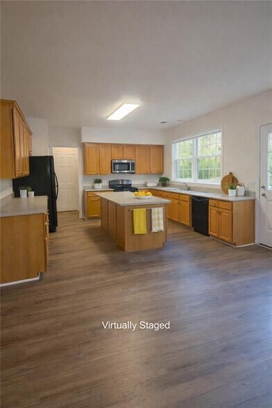 Building Photo - 2372 Young America Dr NE