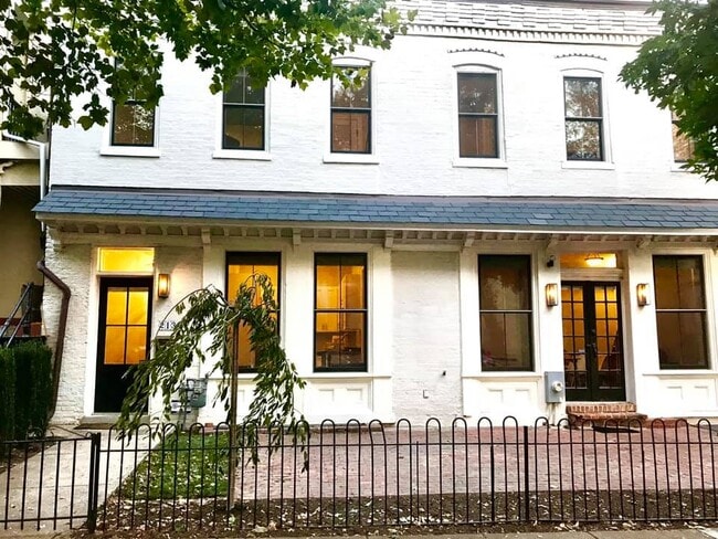 Building Photo - 213-211 11th St NE