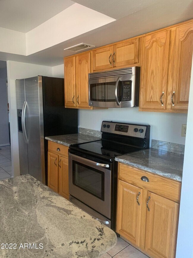 Building Photo - 4132 W Shangri La Rd