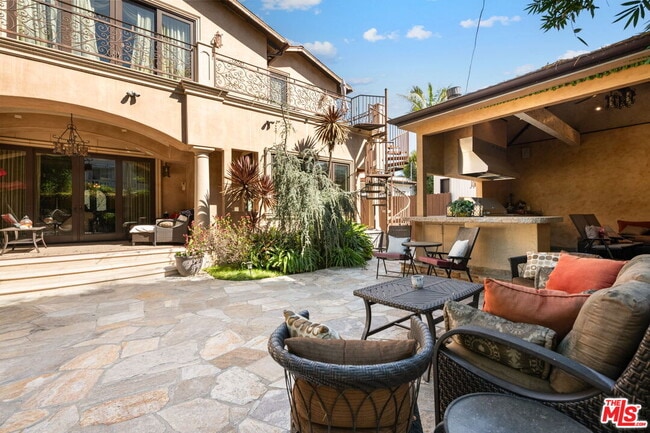 Building Photo - 2023 Parnell Ave