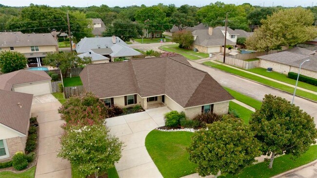 Building Photo - 2931 Pasture Ln