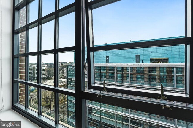 Building Photo - 45 Sutton Square SW