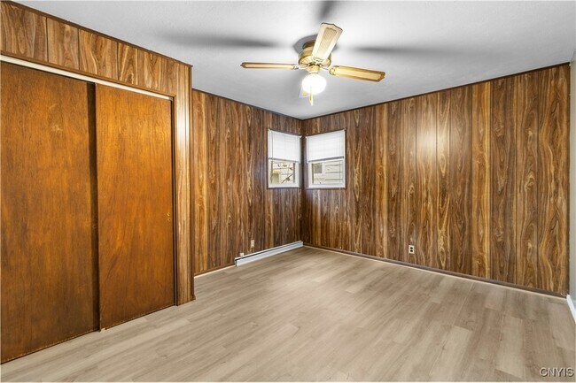 Building Photo - 60 Leslie Ave