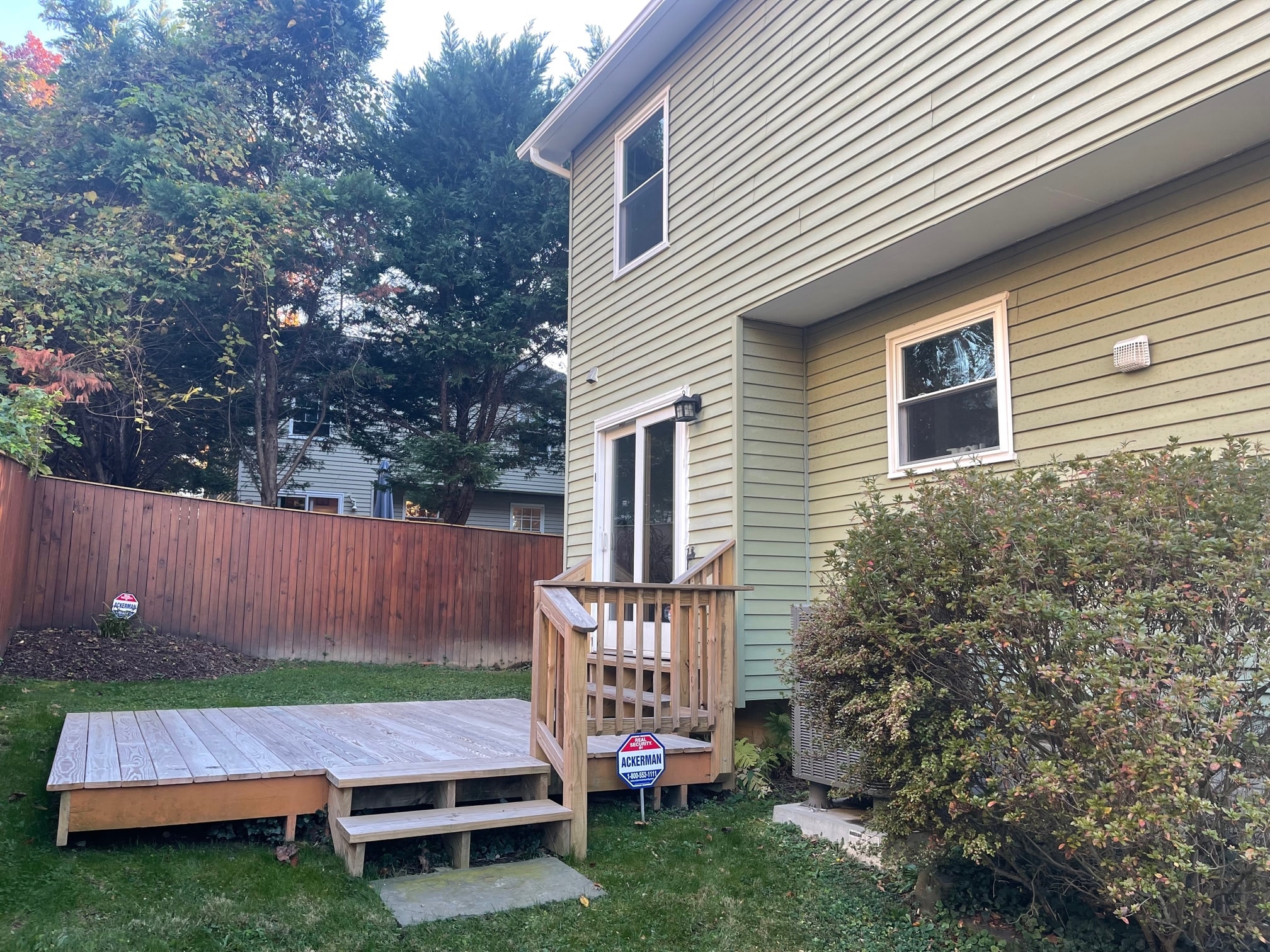 Rear Deck - 9705 Glen Ave