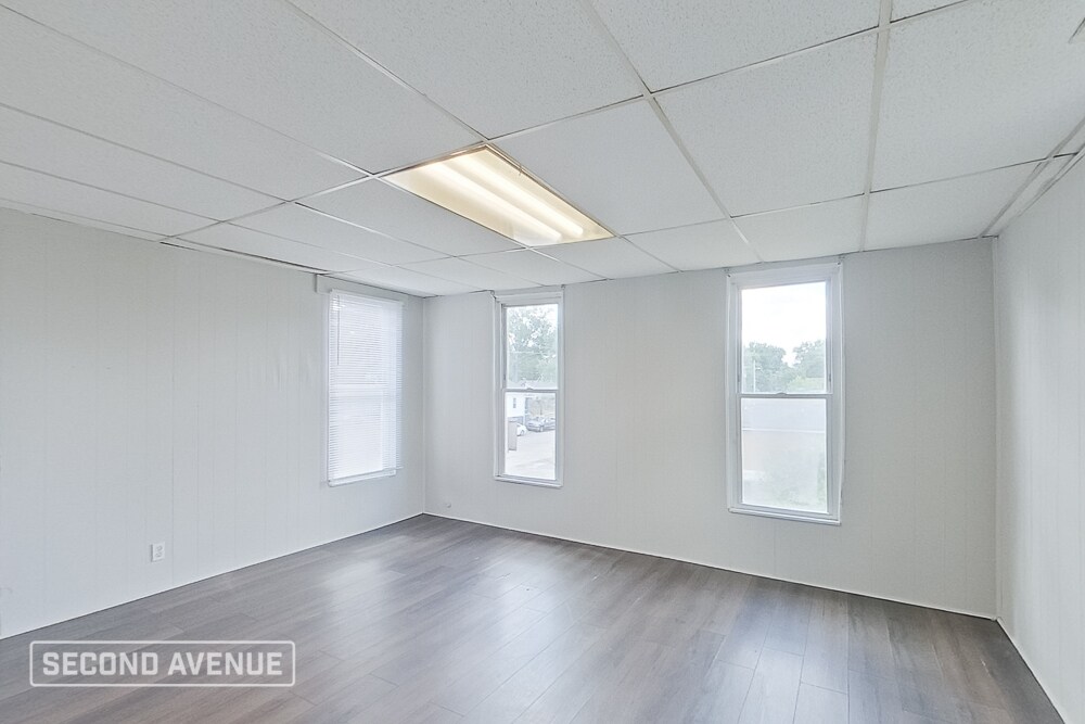 Building Photo - 122 S Longworth Ave