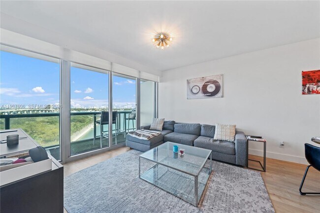 Building Photo - 888 Biscayne Blvd