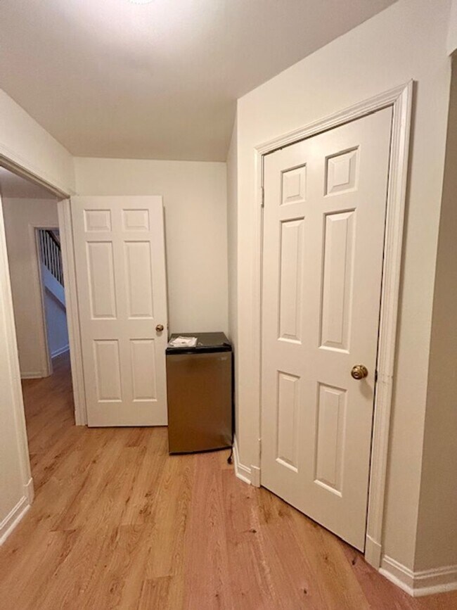 Building Photo - 10939 Wickshire Way