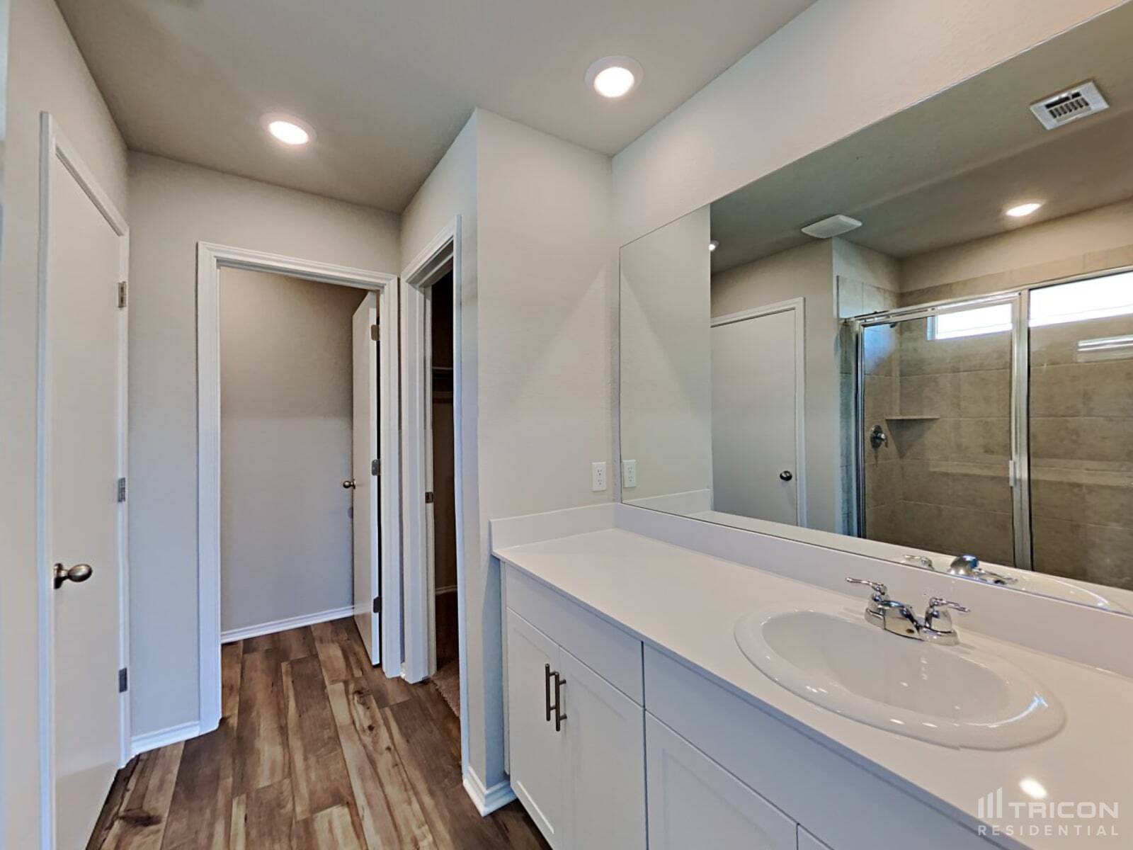 Building Photo - 5132 Saddle Clb Dr