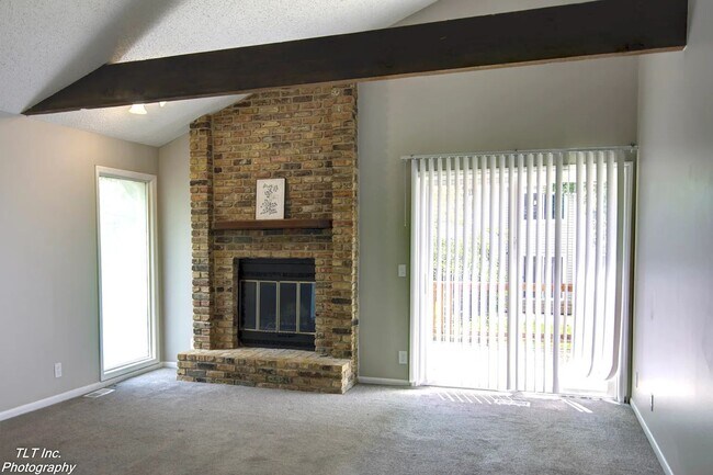 Building Photo - Maintenance-free living!