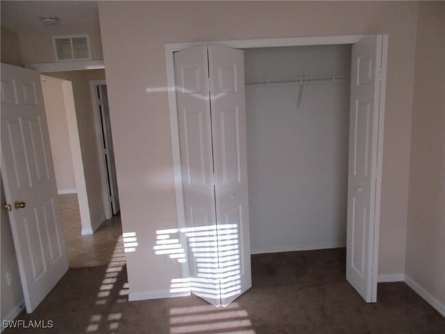 Building Photo - 3303 SW 8th Ct