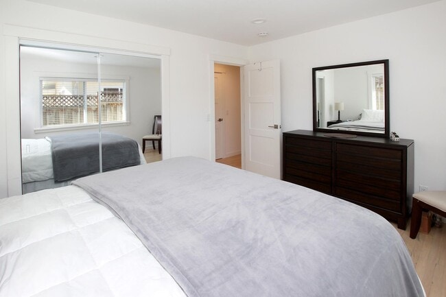 Building Photo - Charming Jewel Box Home Just Minutes from ...