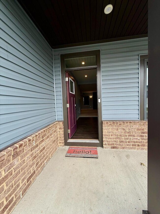 Building Photo - 1116 City View Ln