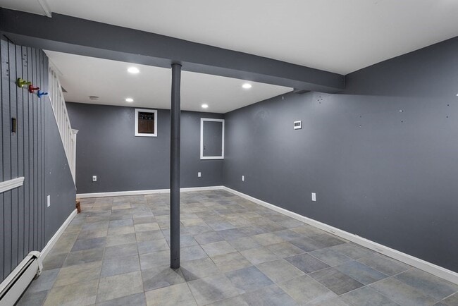 Building Photo - 140 Lowell St