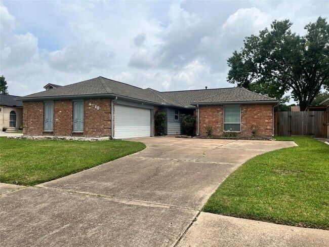 Building Photo - 6218 Woodland Forest Dr