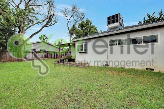 Building Photo - 3540 Grant Park Dr