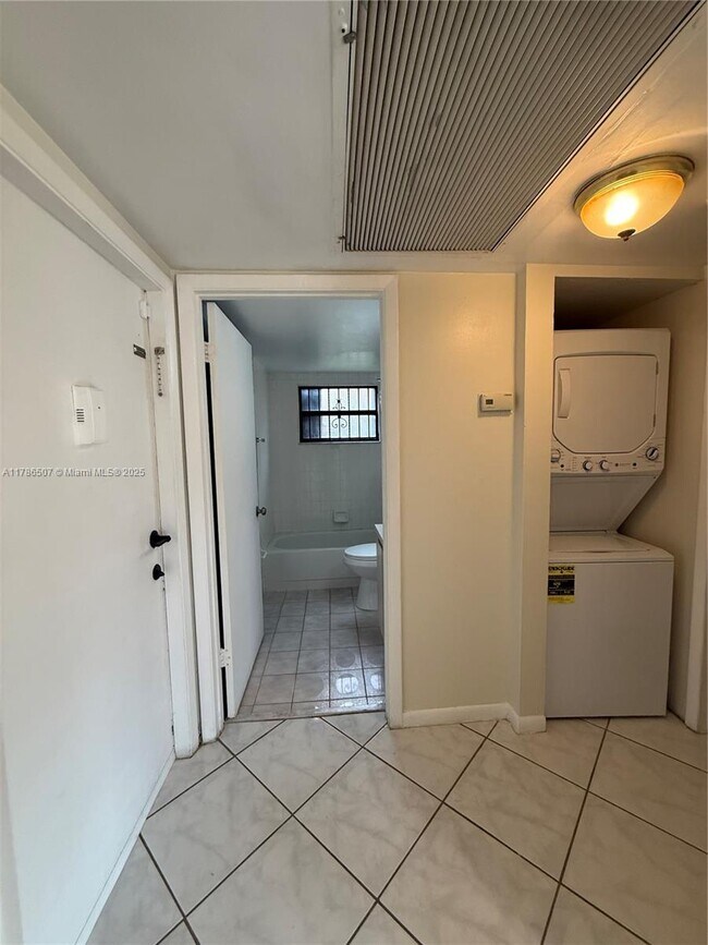 Building Photo - 6555 W 26th Dr