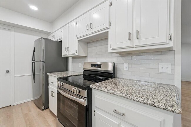 Building Photo - 1033 Mabel C Fry Blvd