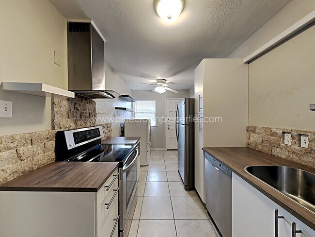 Building Photo - 5105 Skillman St