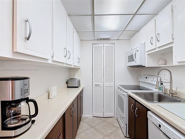 Building Photo - 201 178th Dr