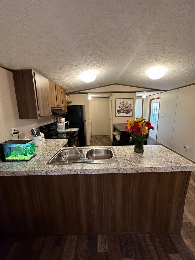 Building Photo - 2800 Fort Worth Dr