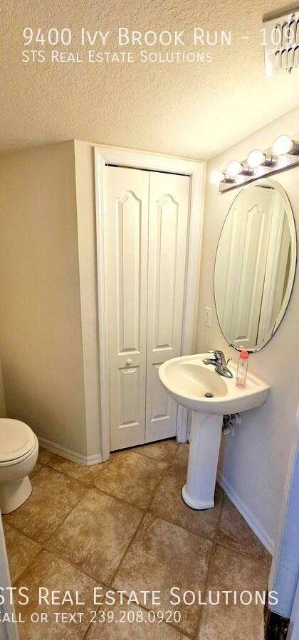 Building Photo - 9400 Ivy Brook Run