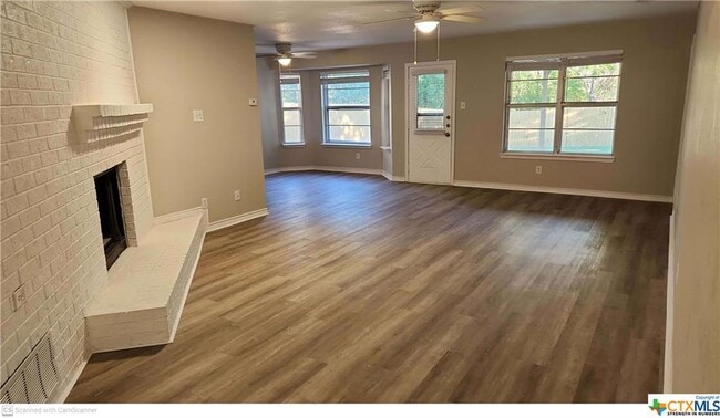 Building Photo - 1310 Goodhue Dr