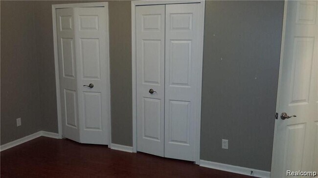 Building Photo - 2088 Arcadia Dr