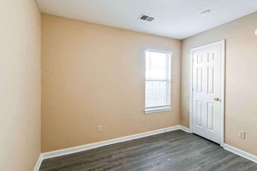 Building Photo - 2901 Connor Reed Dr