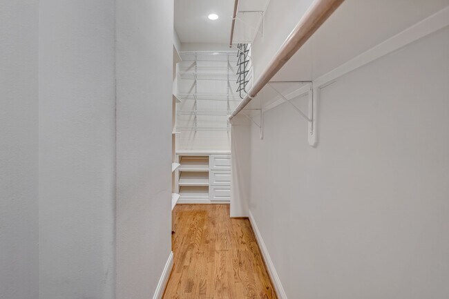 Building Photo - 1215 Rosedale St