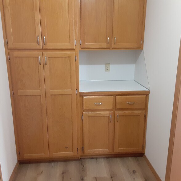 Building Photo - 409 Cedar Ln