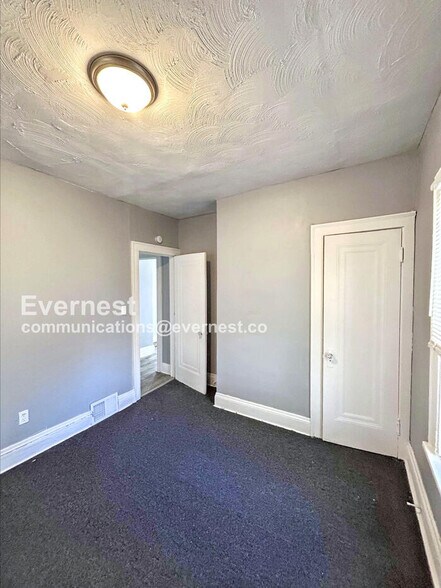 Building Photo - 3378 E 135th St