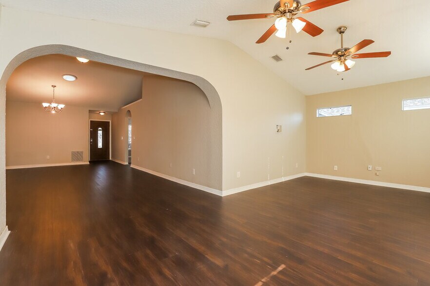 Building Photo - 1717 Tarah Trace Dr